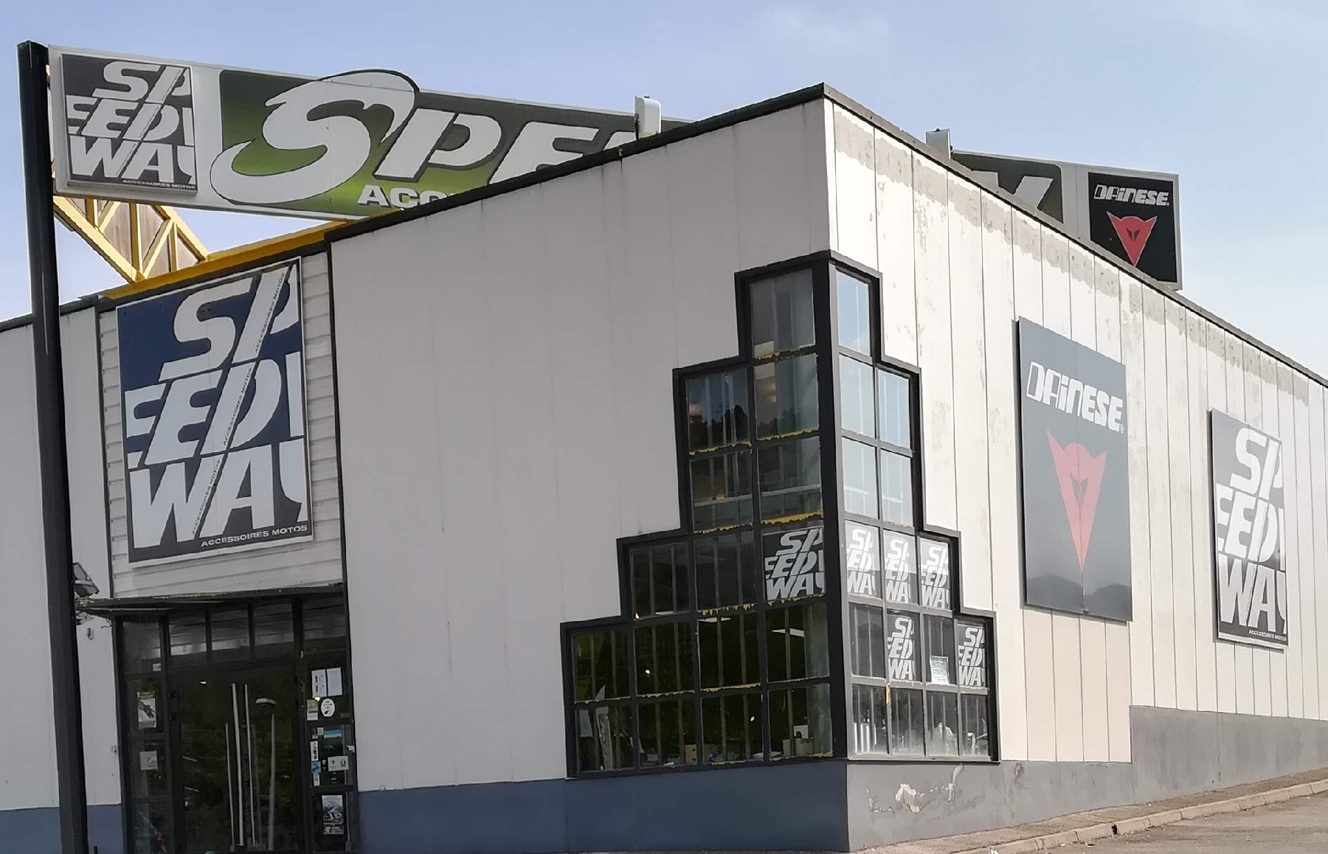 Magasin de pièces et accessoires pour moto La Garde Speedway