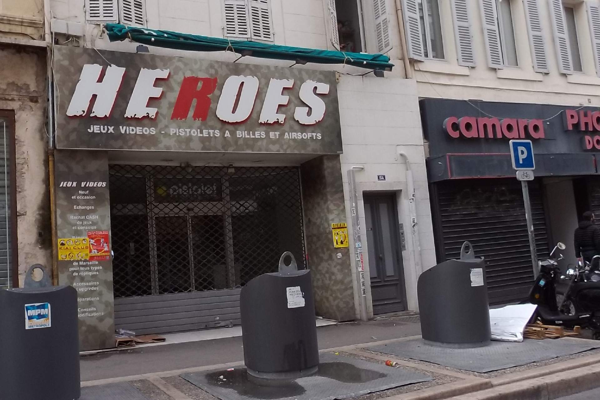 Jeux vidéo pistolet à bille et airsoft Marseille rue de Rome Heroes