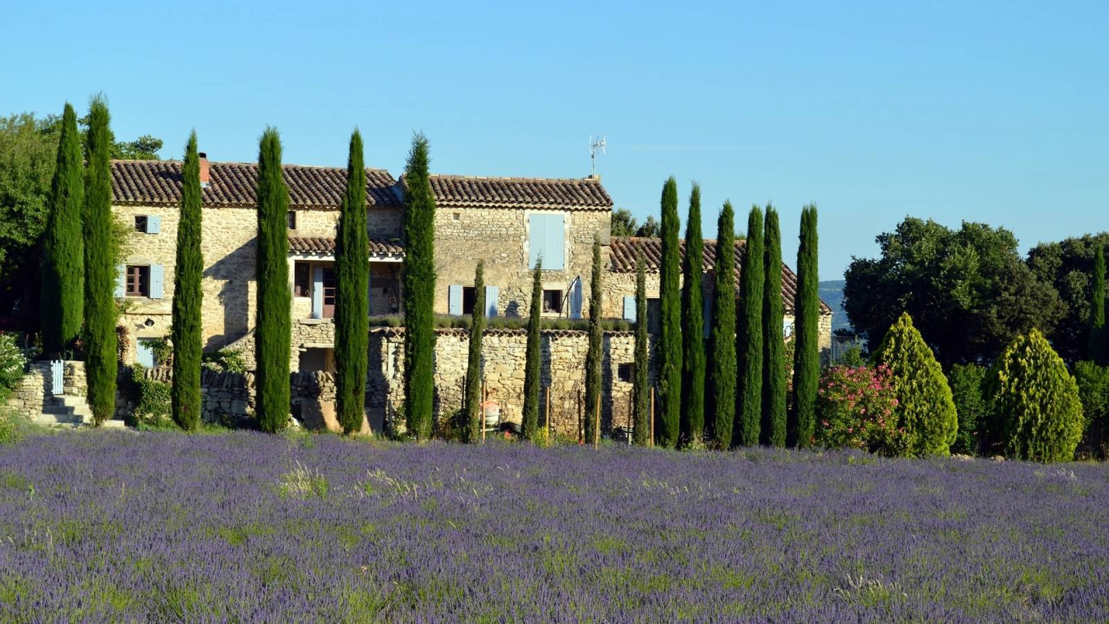 Qui contacter pour faire estimer une villa à Nans-les-Pins rapidement ? Elios Group, agence immobilière 