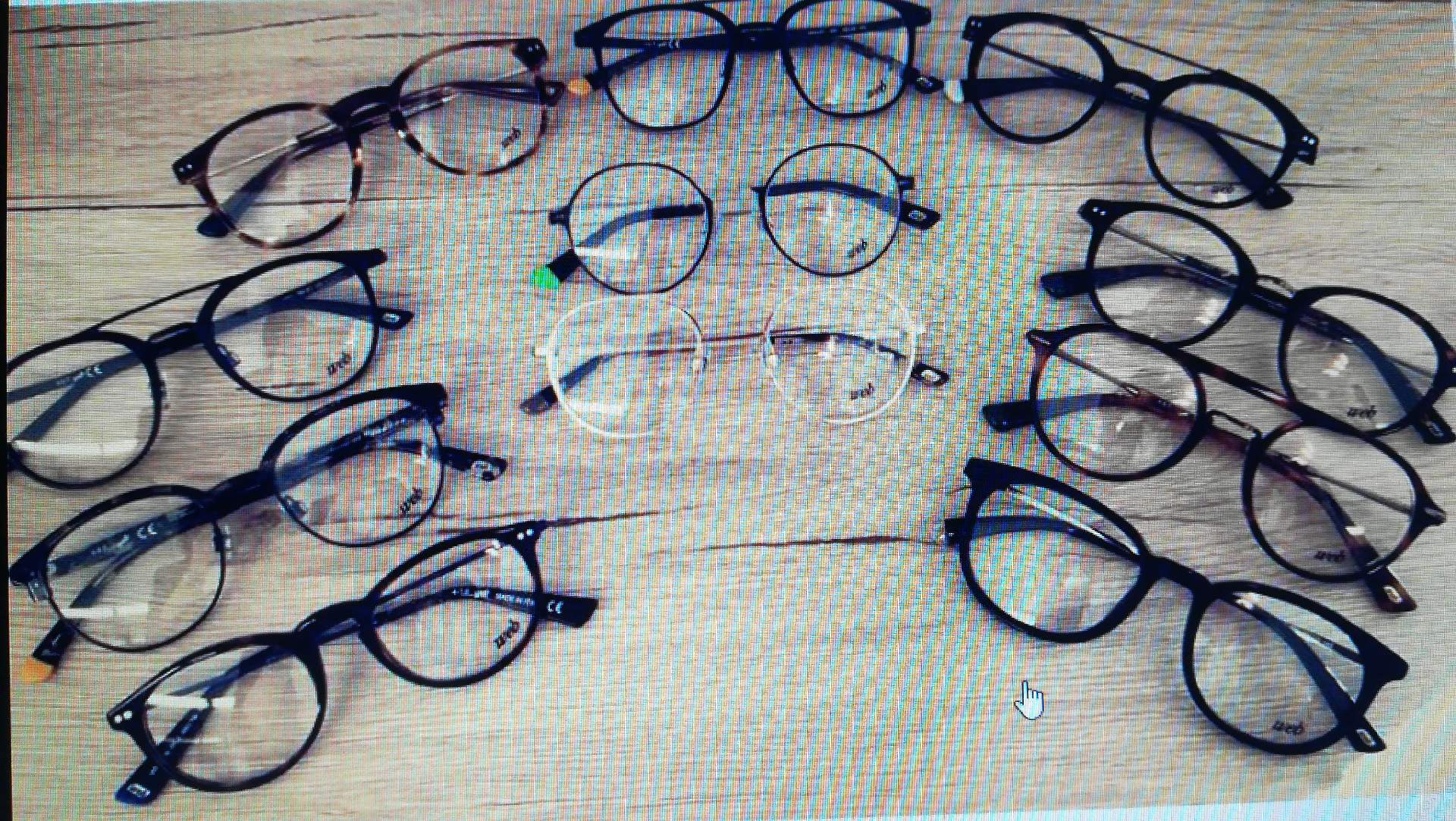 Magasin d'optique pour collection Web Eyewear Châteauneuf les Martigue Opticien Optic One