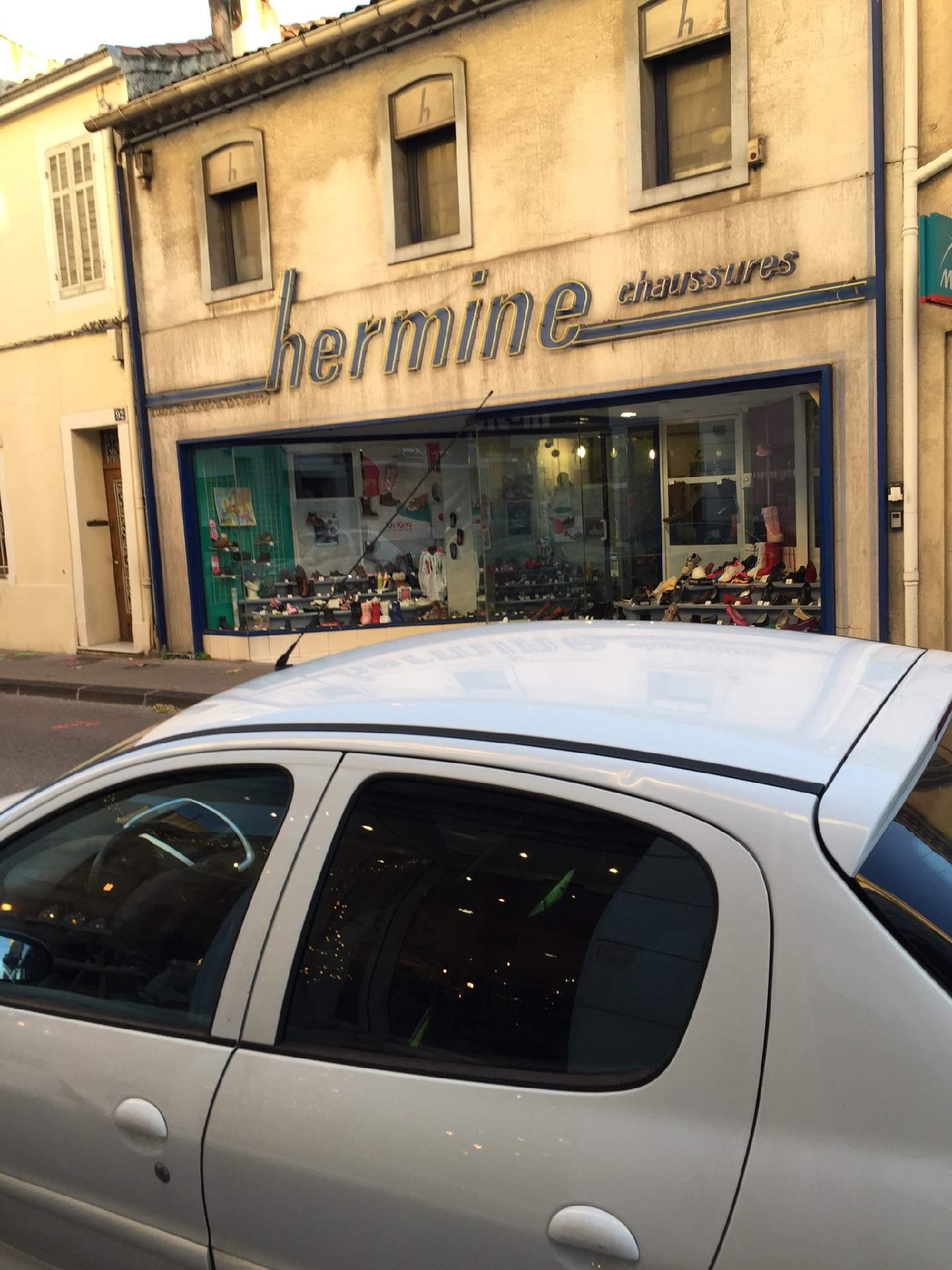magasin de chaussures marseille 12 Hermine