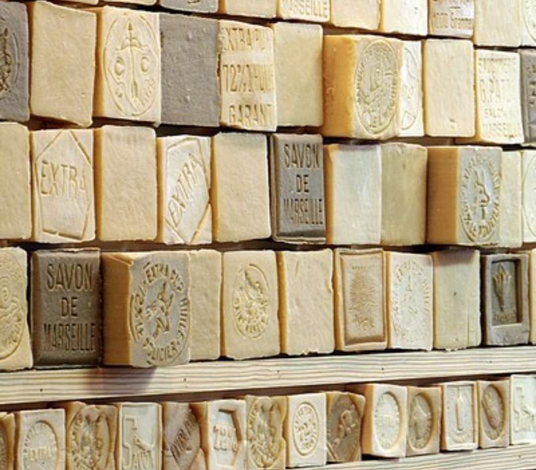 Artisan savonnier de Provence Miramas proche Salon de Provence Rampal Latour