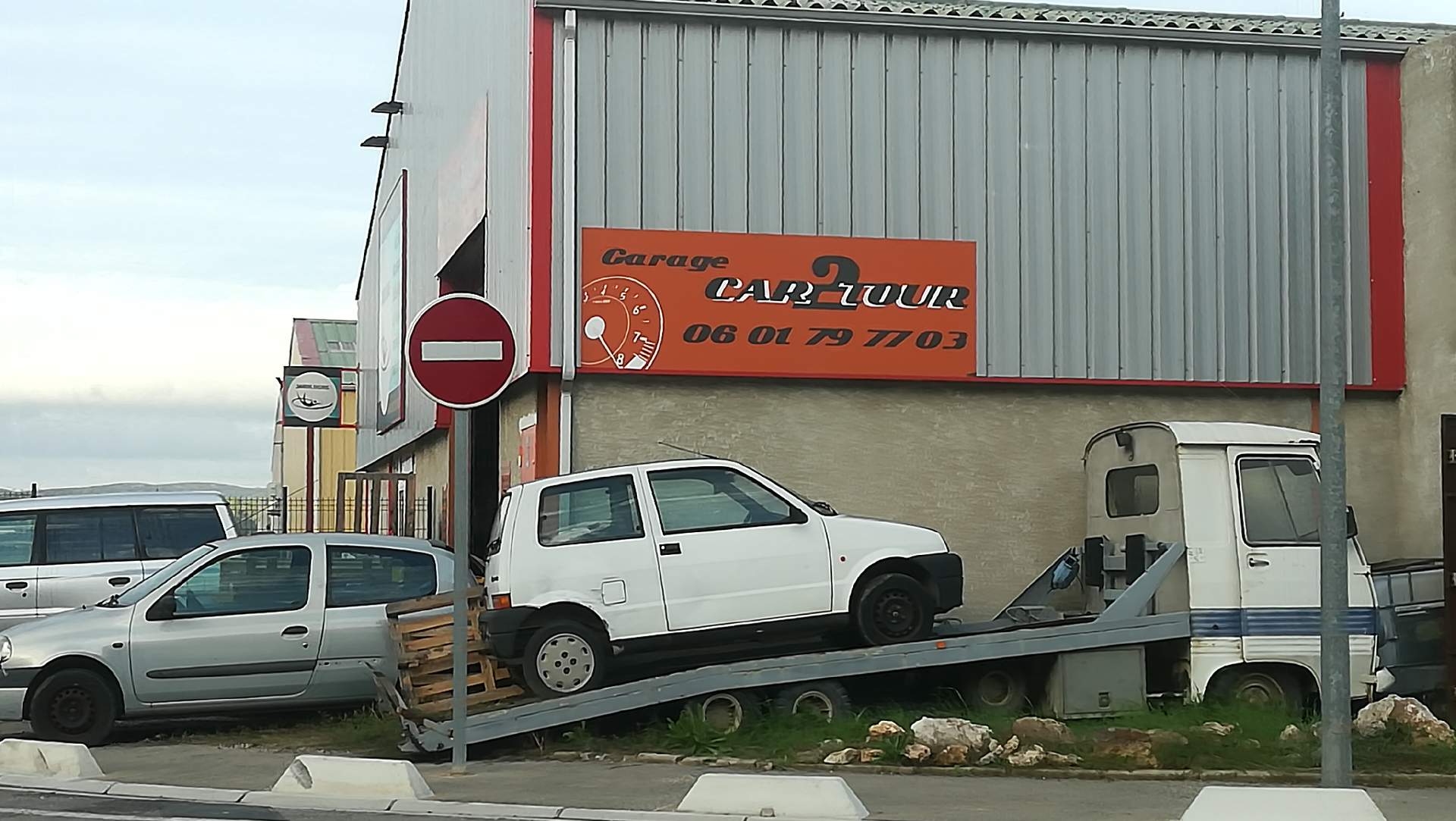 Atelier de réparation mécanique pour voiture Saint-Maximin Cars 2 tours