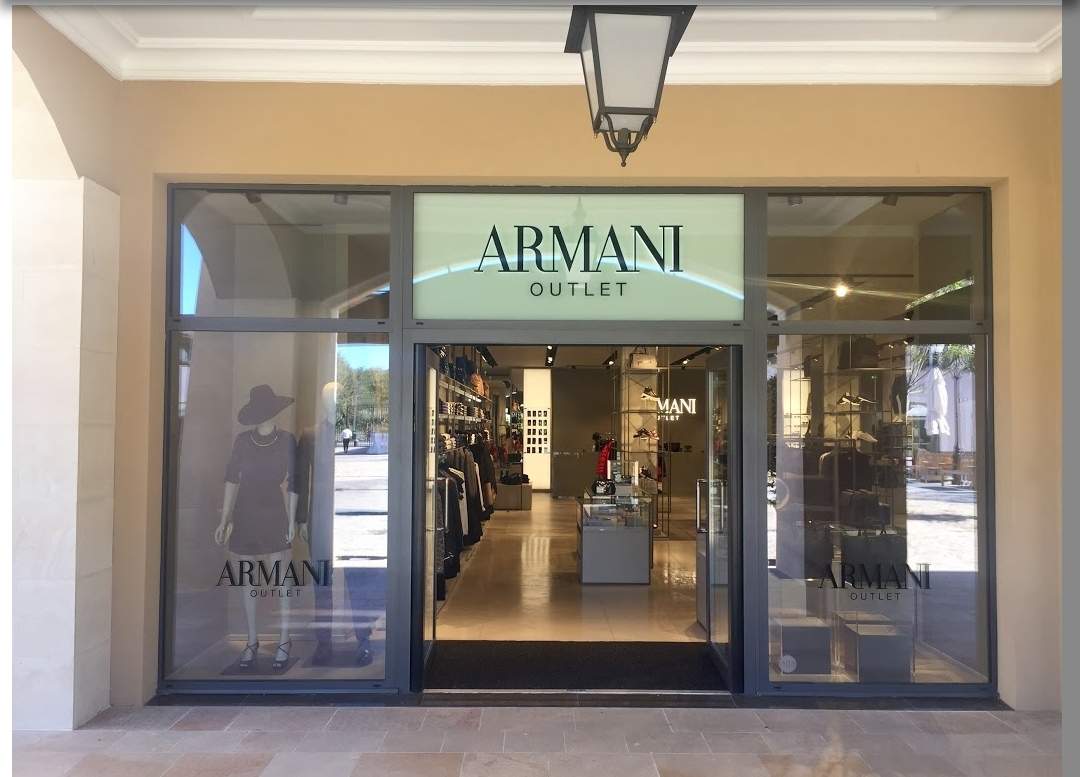 Magasin de prêt-à-porter de luxe Miramas proche Salon de Provence Armani