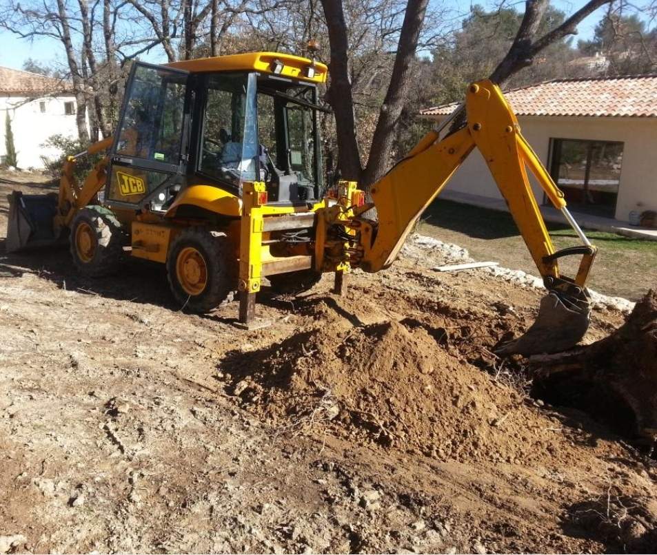 Entreprise de maçonnerie pour construction de piscine sur mesure Marignane proche Martigues MGT
