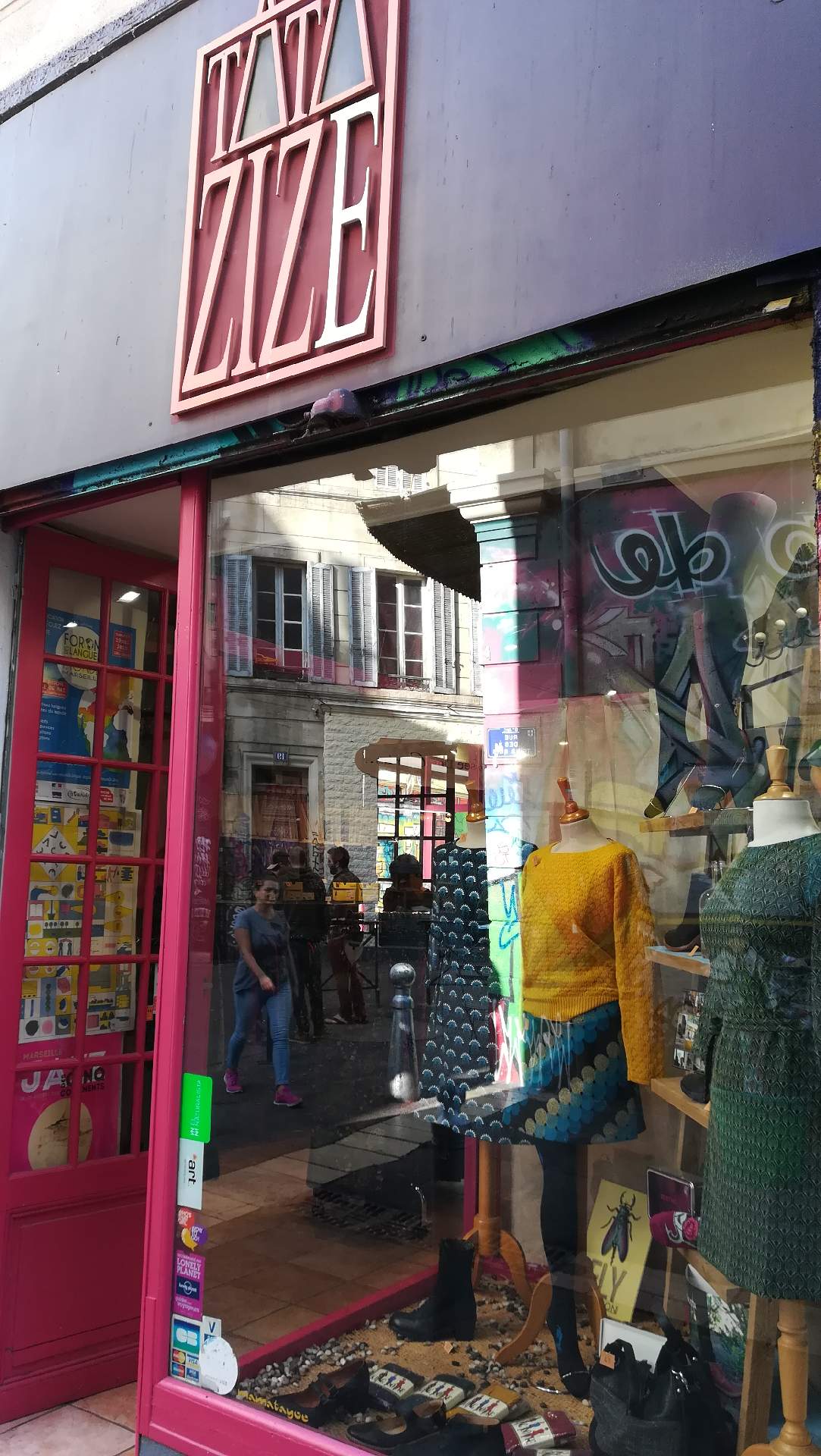 vente de vêtements pour femmes Marseille tata zize