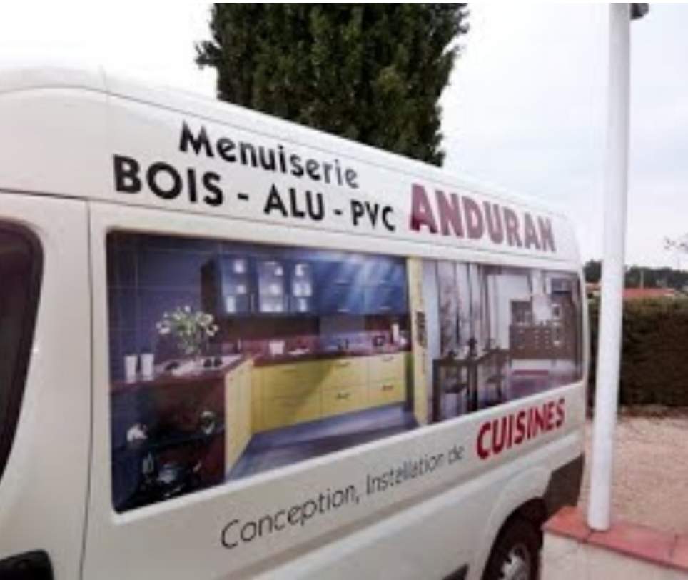 Magasin spécialisé en cuisines et salles de bains sur mesure Istres Anduran Menuiserie