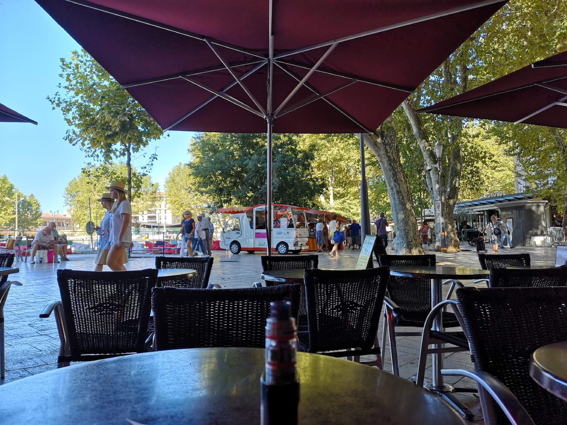 Bistrot bar pour boire un verre ou un café Aix-en-Provence Le Festival