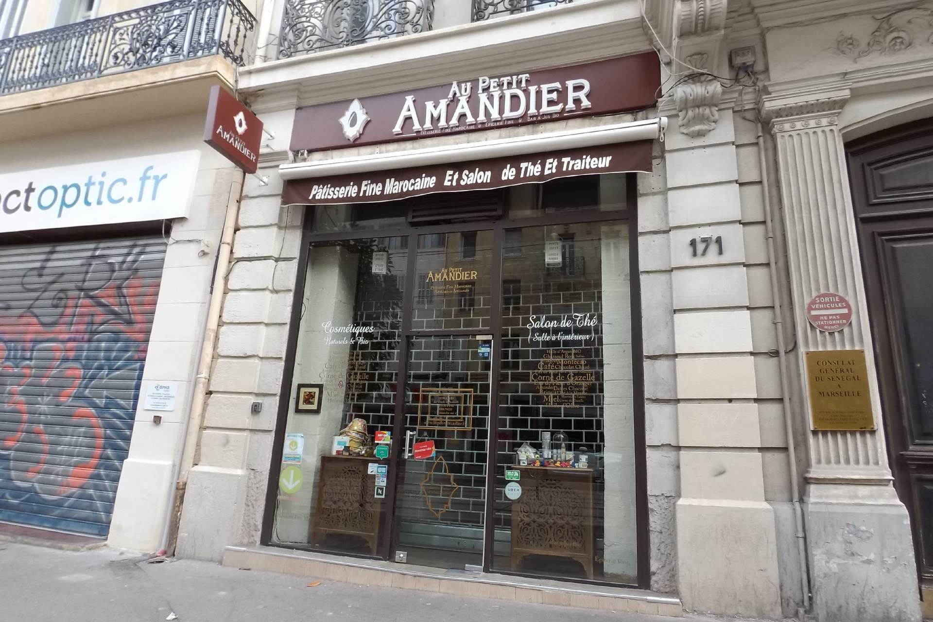 Au petit amandier