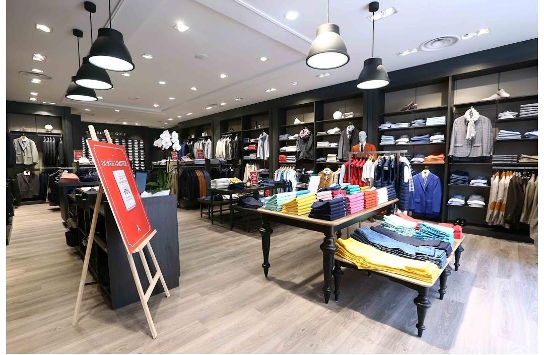 Boutique de prêt-à-porter pour homme élégant et tendance britannique Miramas Charles Le Golf Outlet