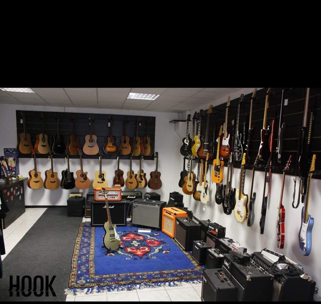 Magasin d' instruments de musique spécifique pour les guitares Istres Hook