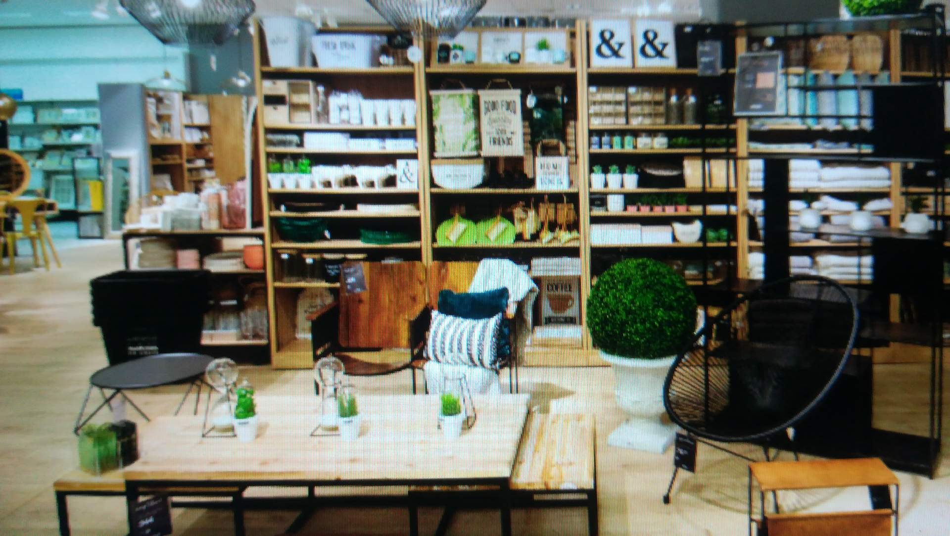 Magasin spécialisé pour l'ameublement et la décoration de maison Marseille La Valentine Maison du monde
