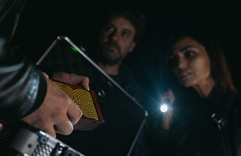 Quelle activité faire pour un EVJF à Lyon ? Un escape game grandeur nature sur thème thriller avec Mimesis Aventure