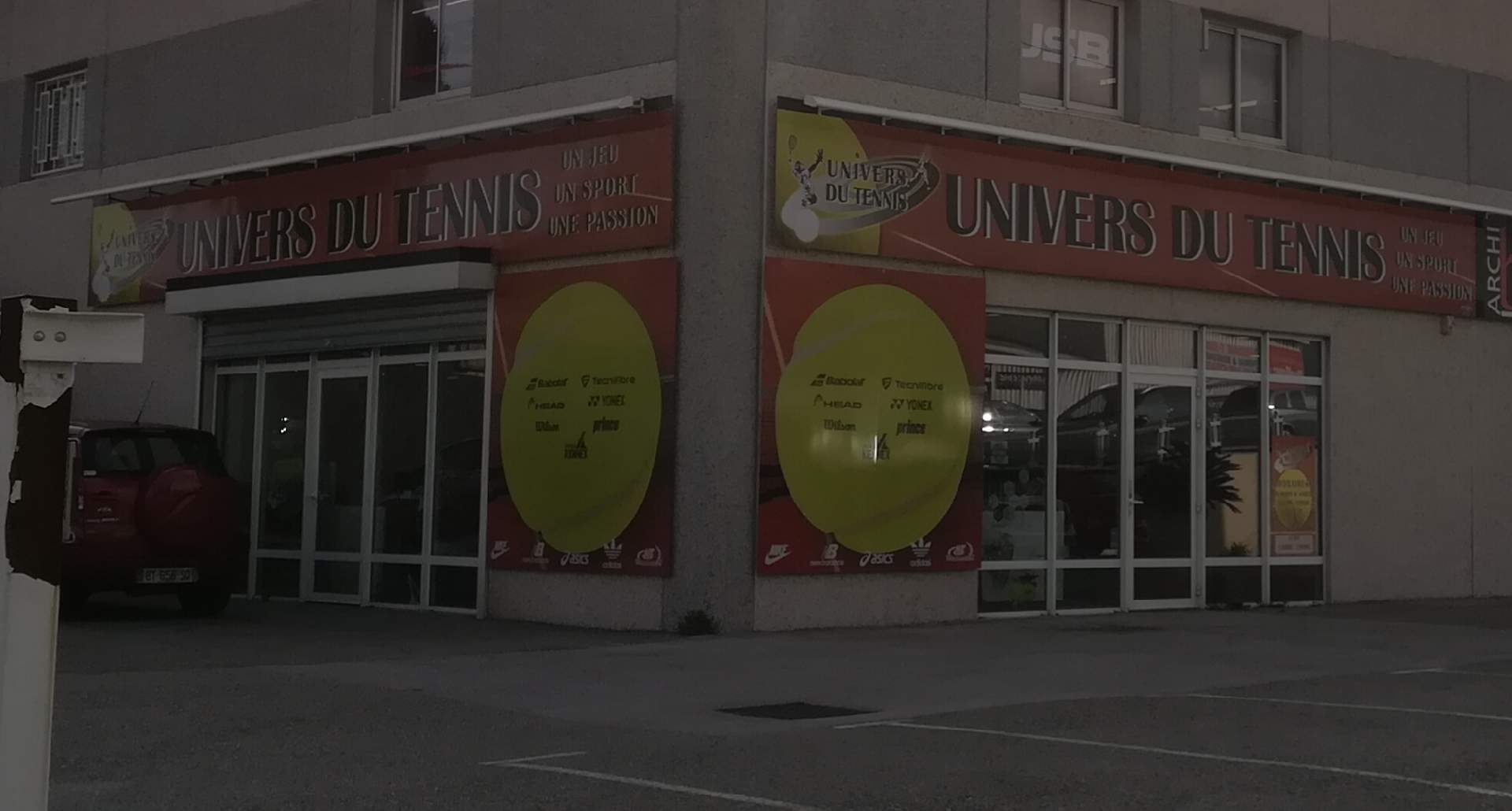 Magasin d'articles de sport La Garde Univers du tennis