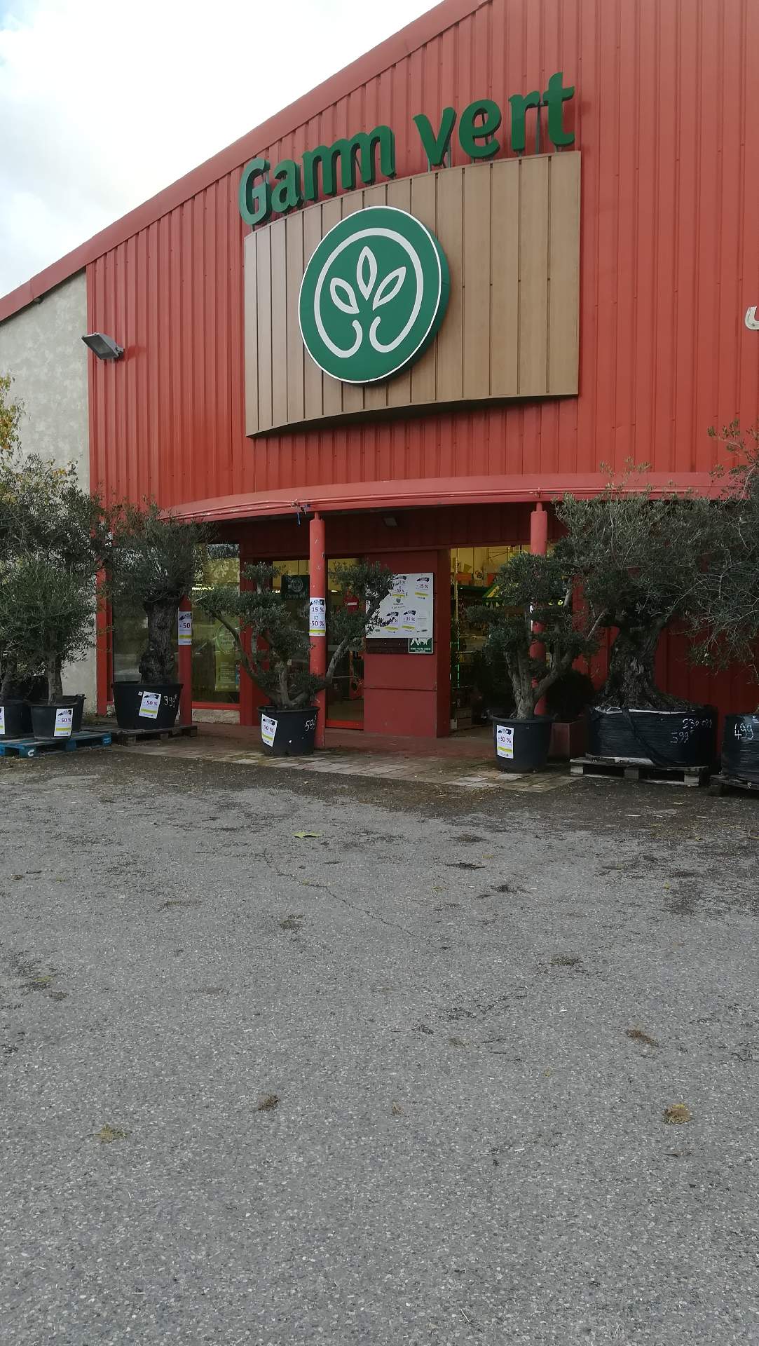 Jardinerie avec produits d'entretien et accessoires animalerie Saint-maximin-la-sainte-baume Gamm vert