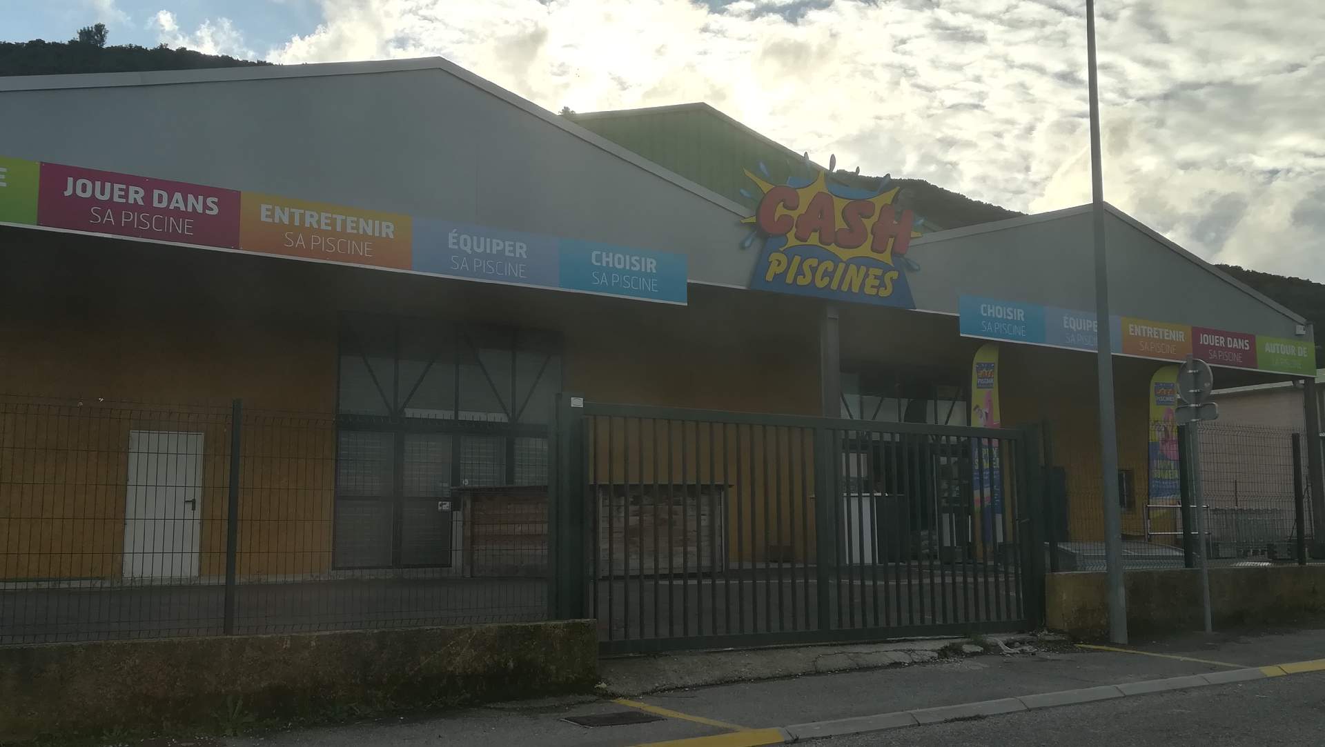 Magasin d'accessoires pour piscine Saint-Maximin-la-Sainte-Baume Cash piscines