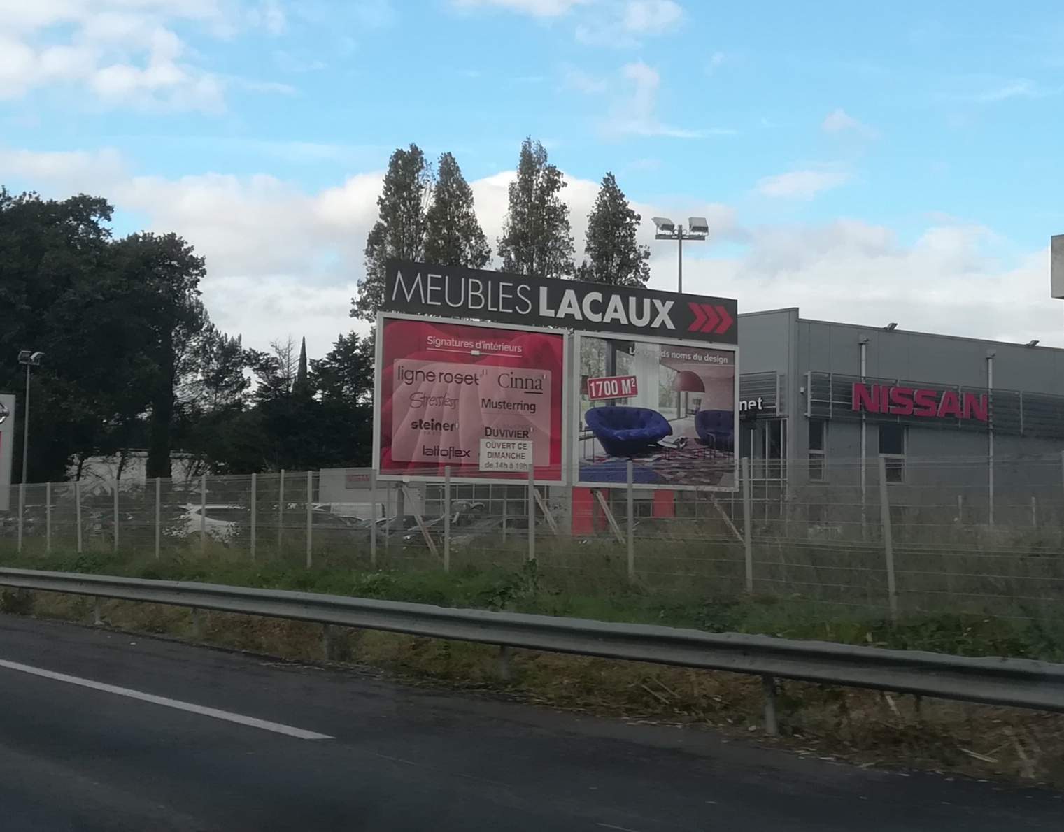 magasin de meubles de grande marque La Penne-sur-Huveaune meubles lacaux