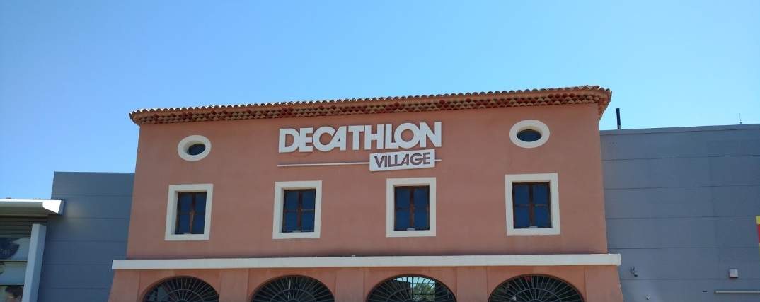 Magasin spécialisé en équipements sportifs Bouc-bel-air Decathlon