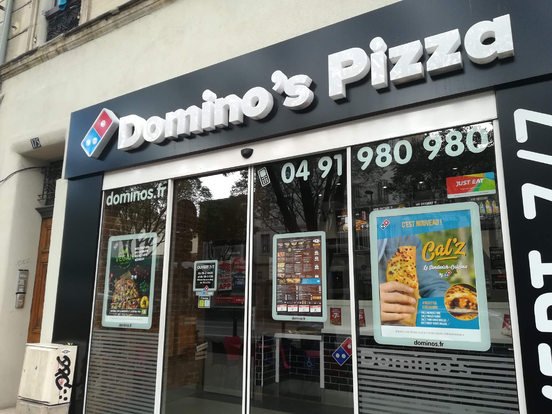 livraison rapide de pizza à domicile Marseille secteur La Timone Domino's pizza