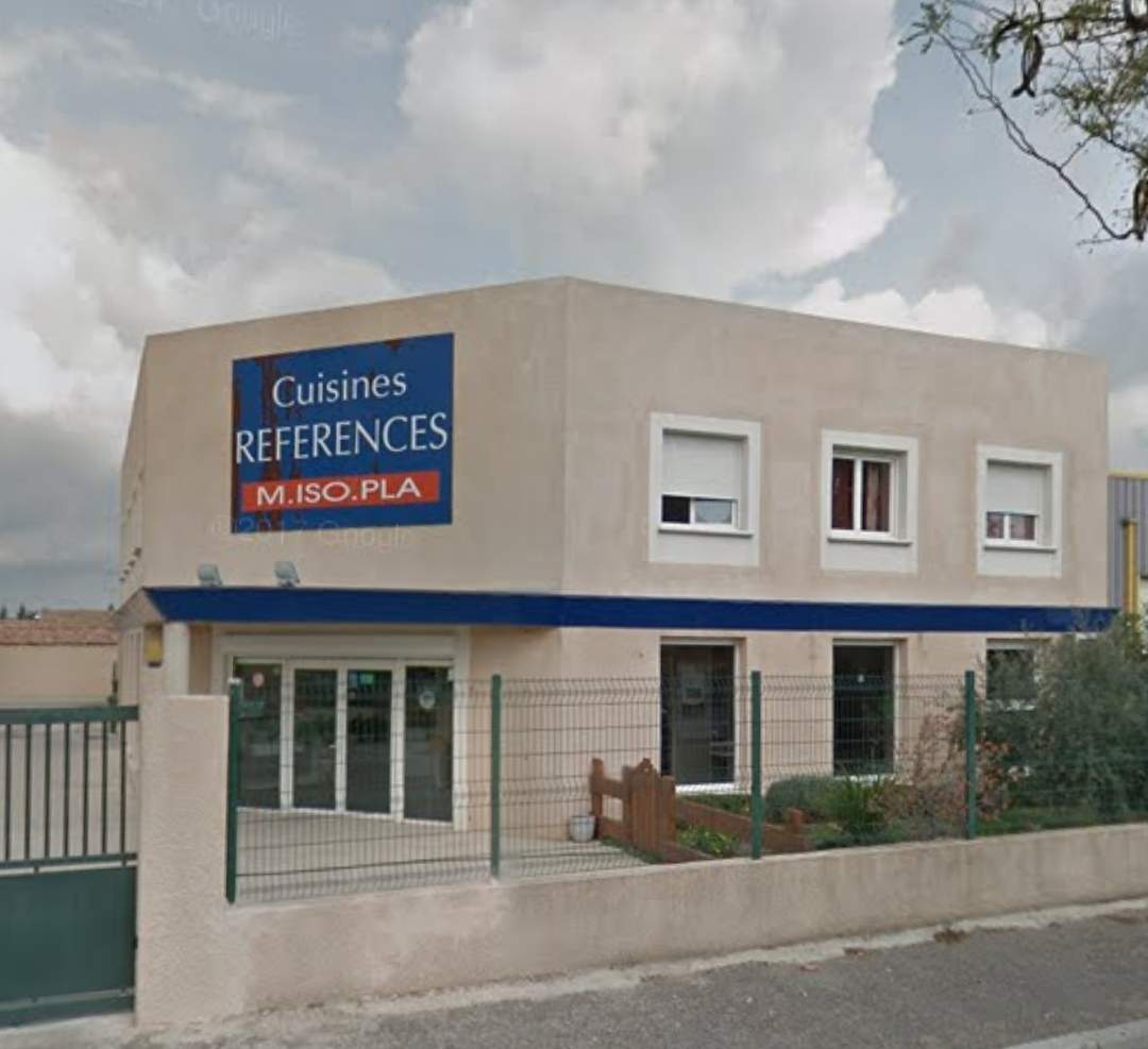 Création de cuisine et de rangement sur mesure Miramas Cuisines Références