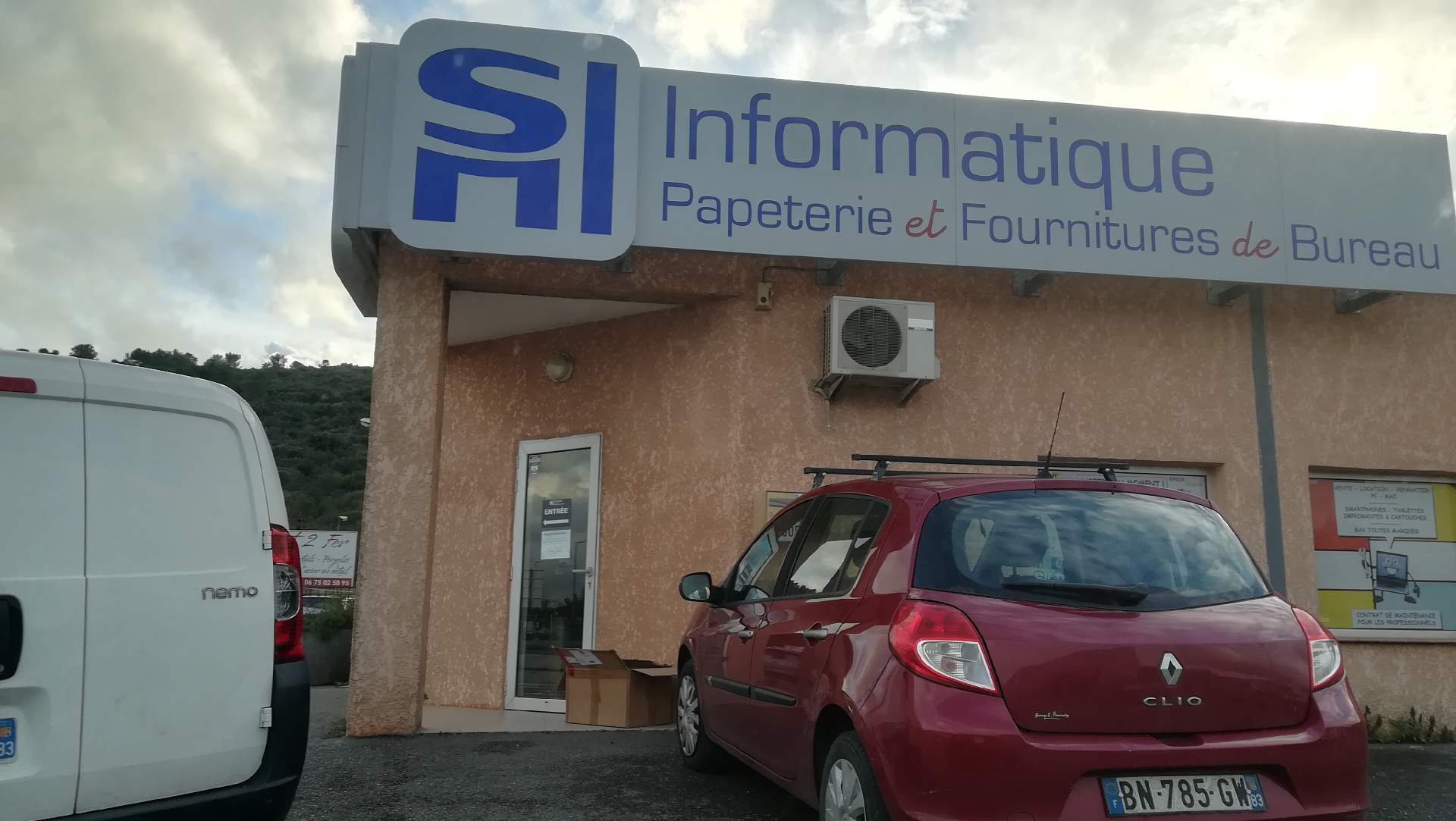 Magasin d'informatique de fournitures de bureau Saint-maximin-la-sainte-baume SMI informatique