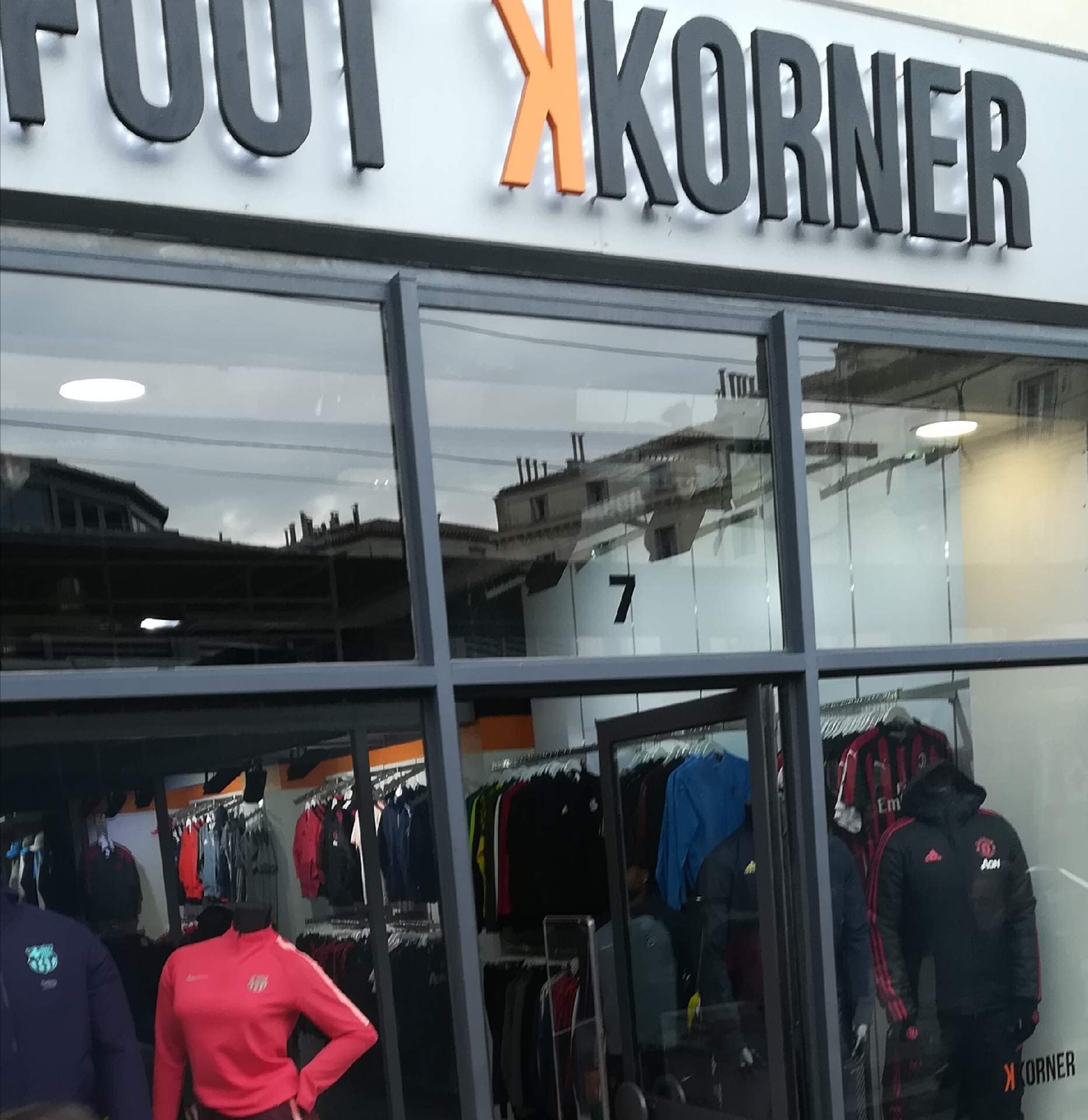 vêtements et accessoires pour homme et enfant Montpellier Foot Korner