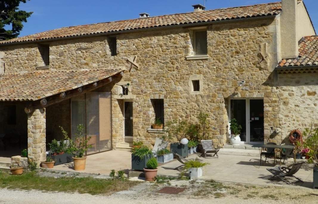 chambre d'hôte avec piscine Luberon les Monges