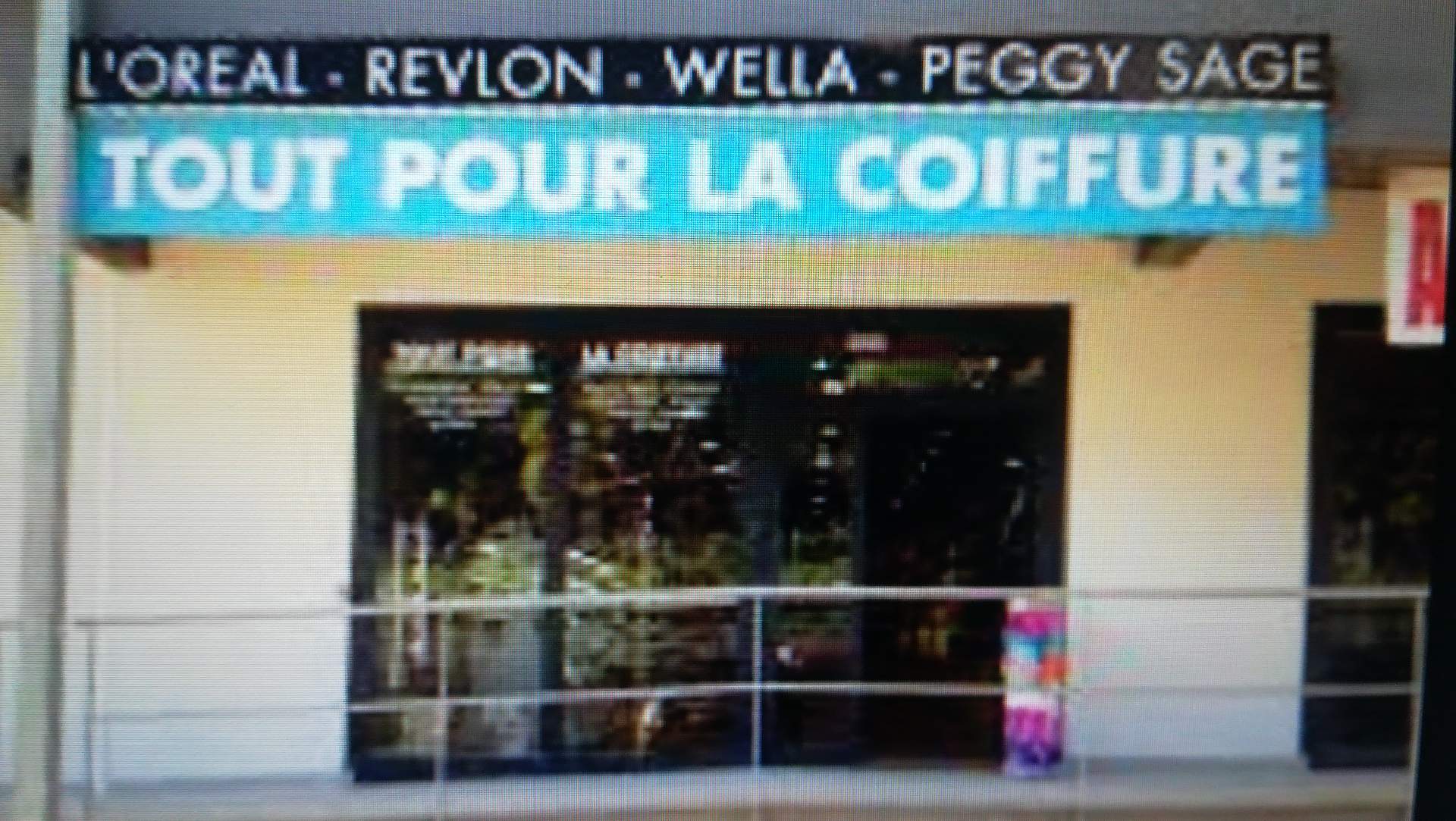 Magasin spécialisé dans les articles pour la coiffure pour homme et femme Roquevaire Tout pour la coiffure