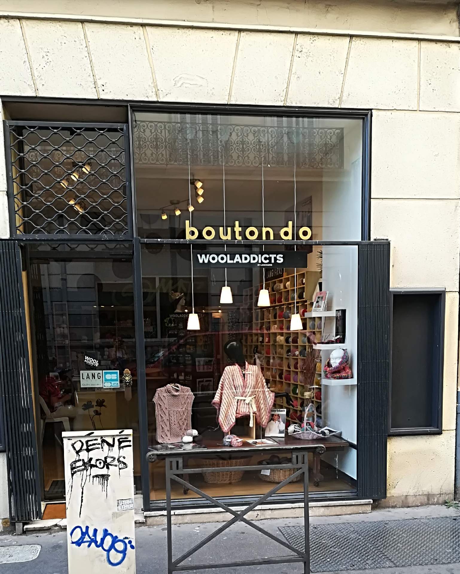 Vente de laines et fils à tricoter Marseille Le bouton d'or