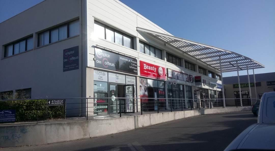 Magasin pour matériel de coiffure et cosmétique pour professionnel Vitrolles proche Marignane Comptoir des coiffeurs