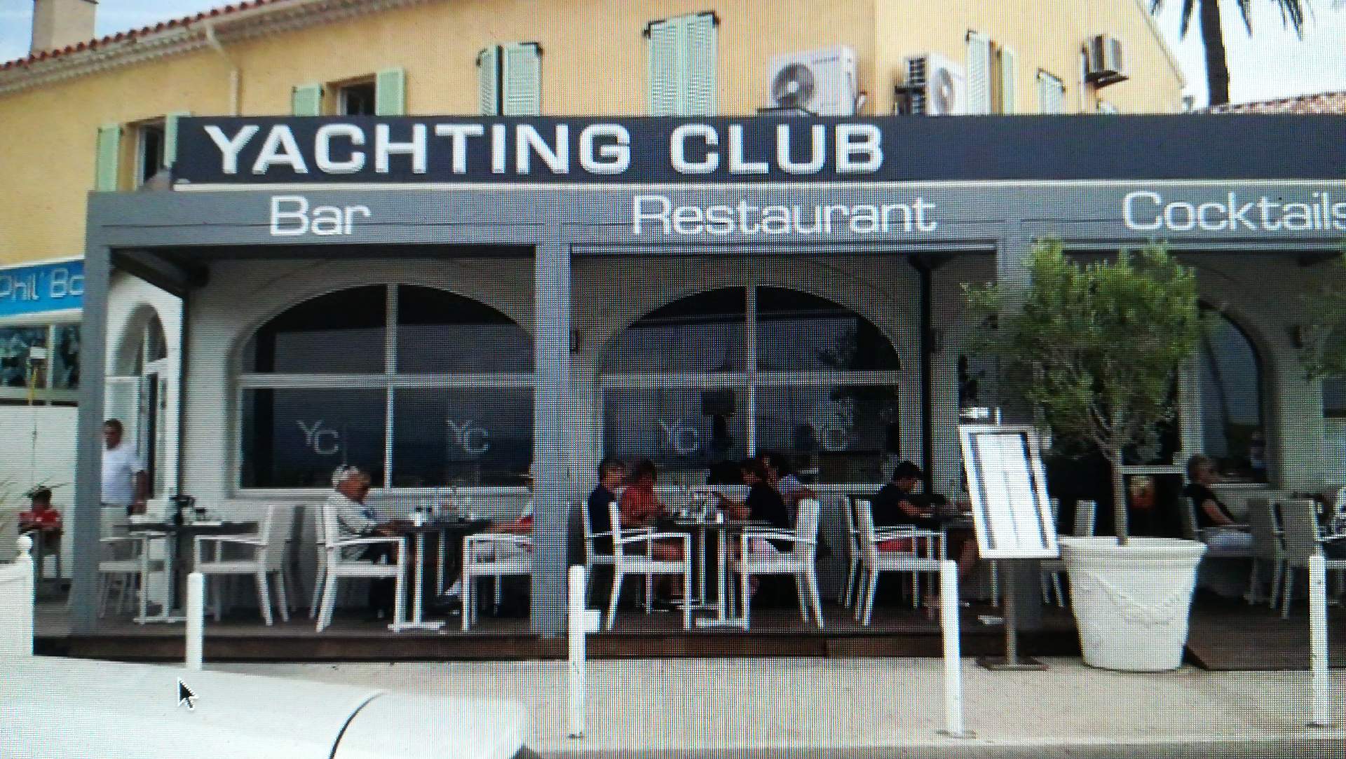 Restaurant pour petit déjeuner déjeuner-dîner Six-Fours les plages le yachting-club