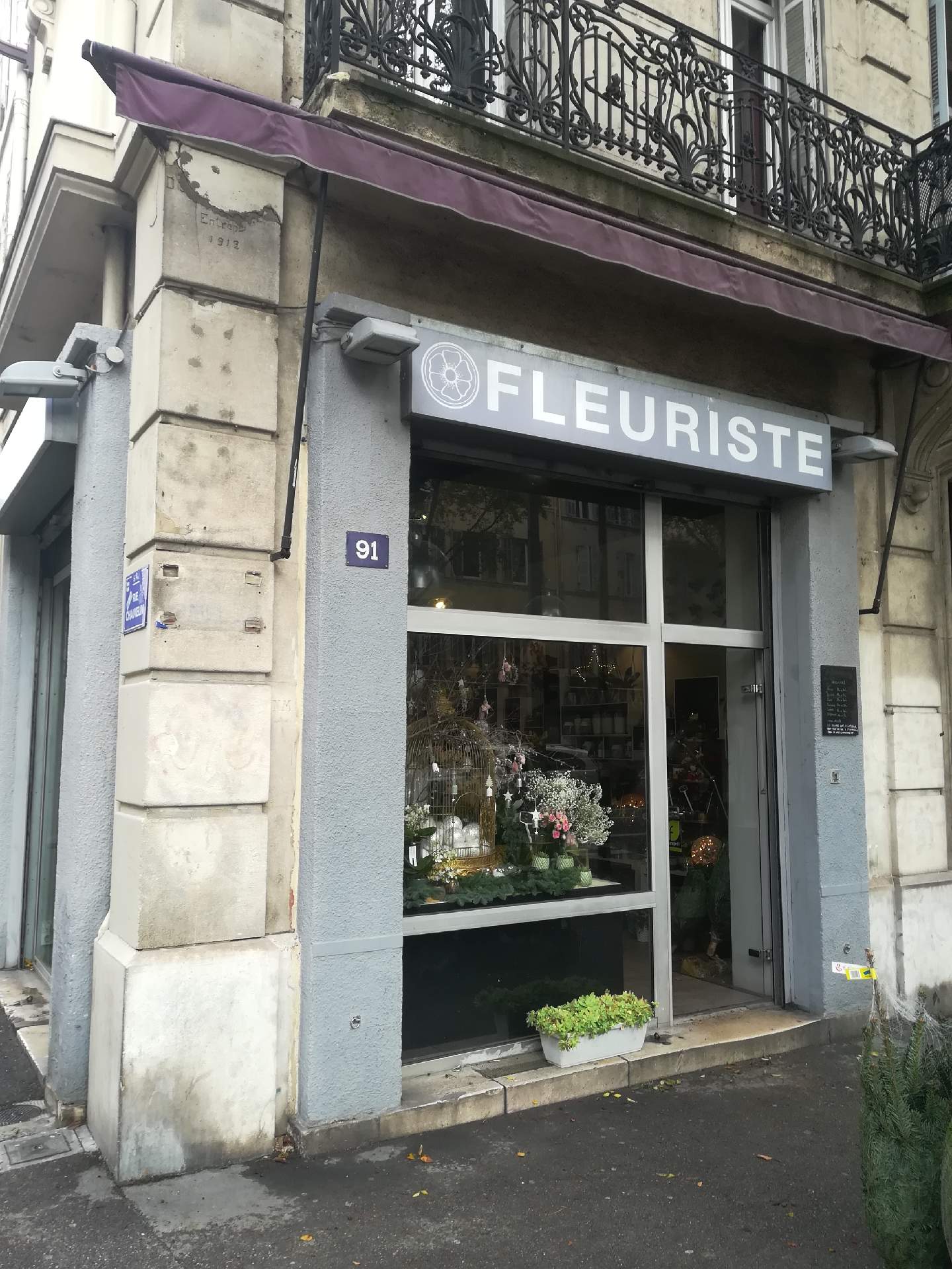 offrir des fleurs pour un anniversaire Marseille centre Vegetal Factory